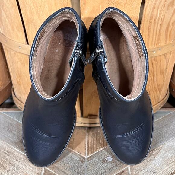 UGG Annie Black Full Grain Leather 1095061 Zip-Up Ankle Boots Womens Size 6.5 - Picture 10 of 12